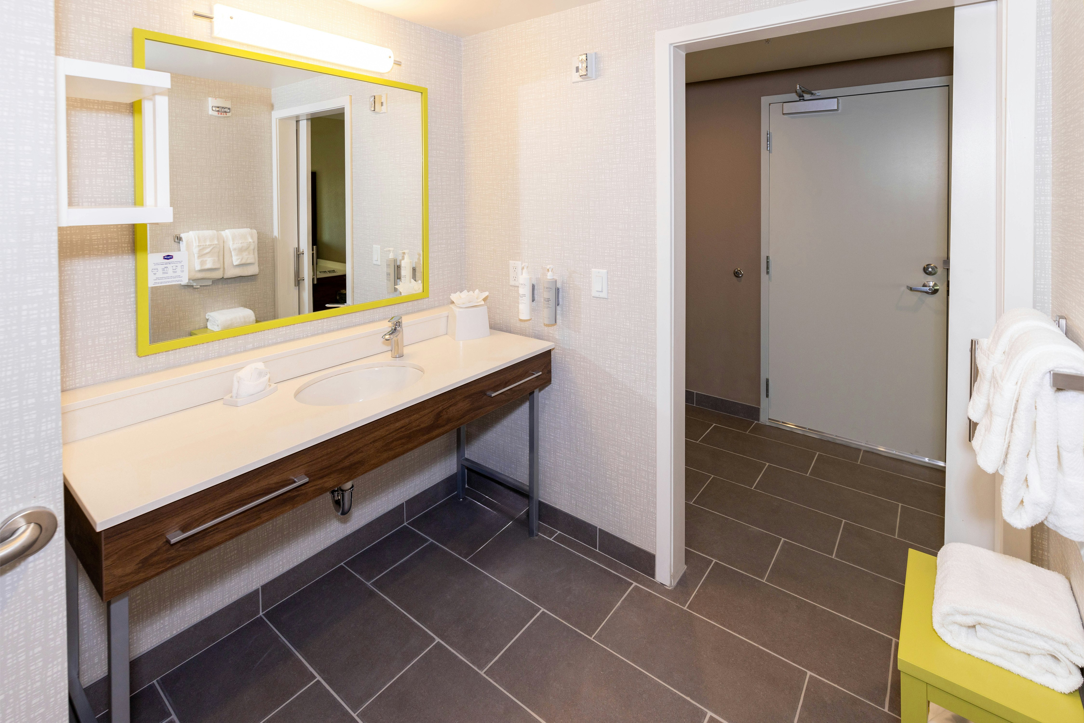 Hampton Inn Selma Ca 56/58