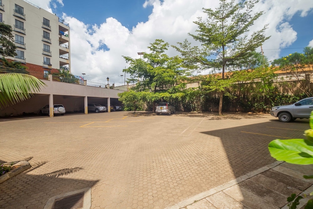 Taarifa Suites 45/50