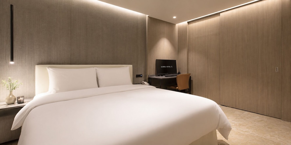 GUWOL HOTEL 17/53