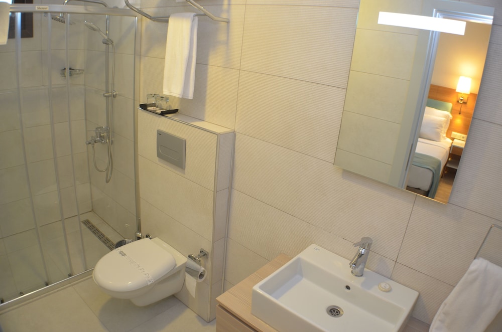 Sardinia Hotel 45/50