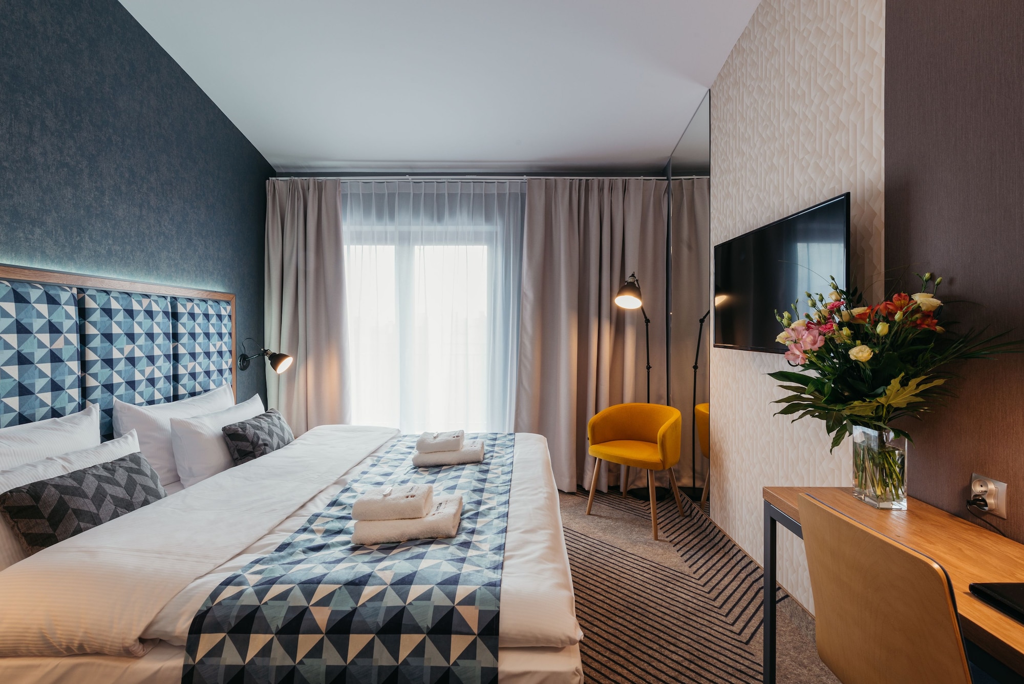 COMFORT, DOUBLE OR TWIN BED