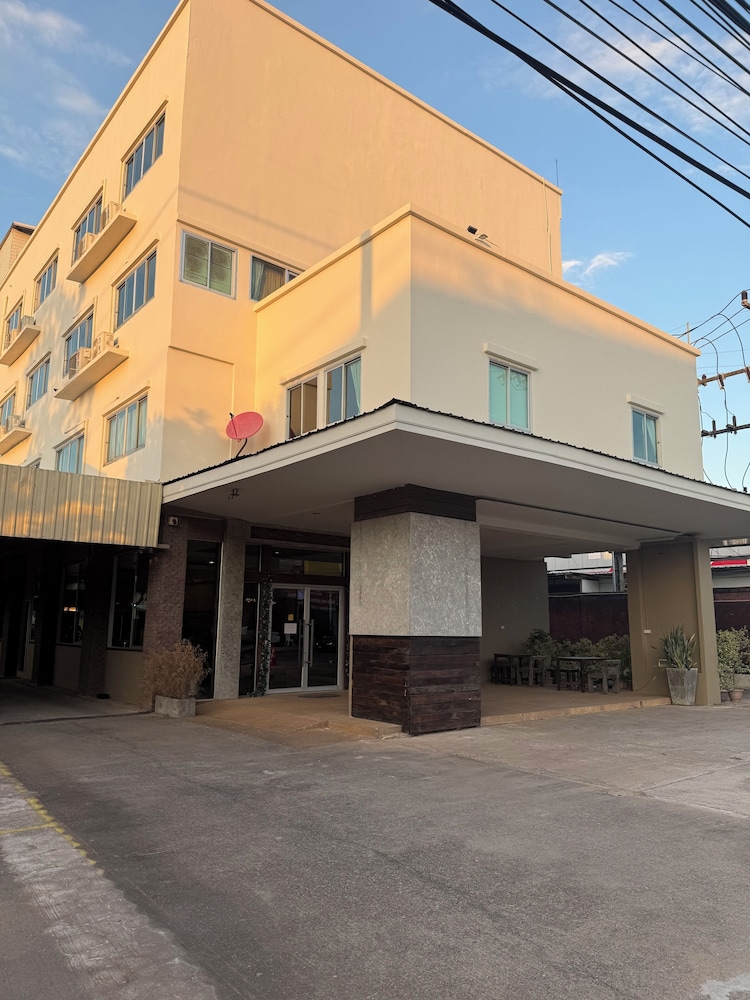 Cactus Resort & Hotel 58/65