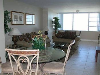 Ocean Manor Beach Resort 39/53