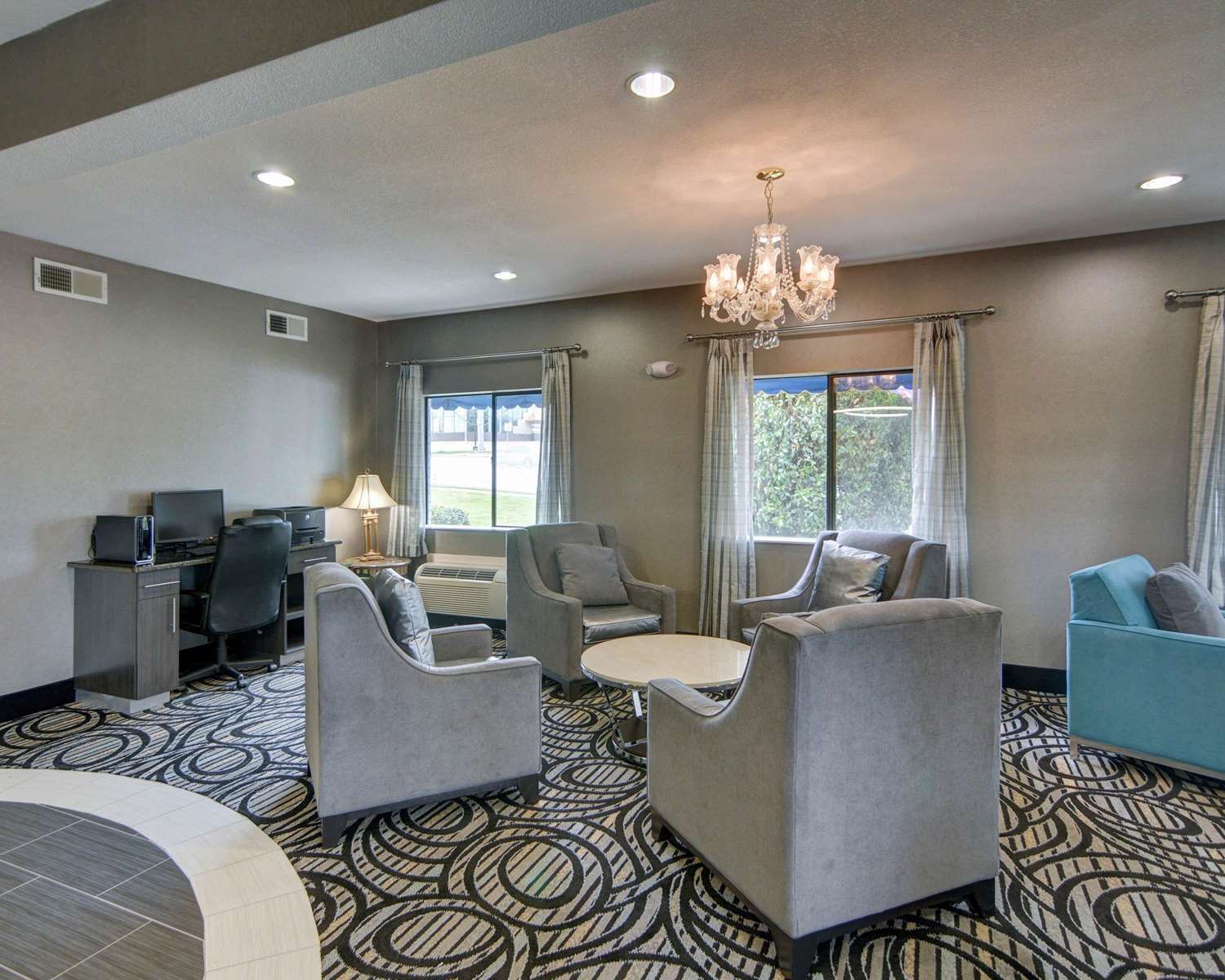 Quality Inn & Suites Grand Prairie 16/27