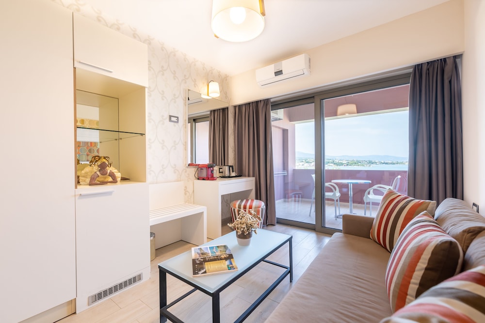 Balcony Hotel 39/66