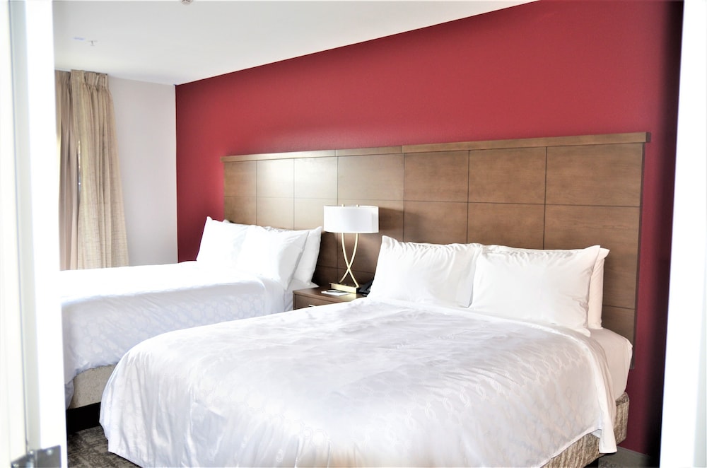 Staybridge Suites Hillsboro South 30/76