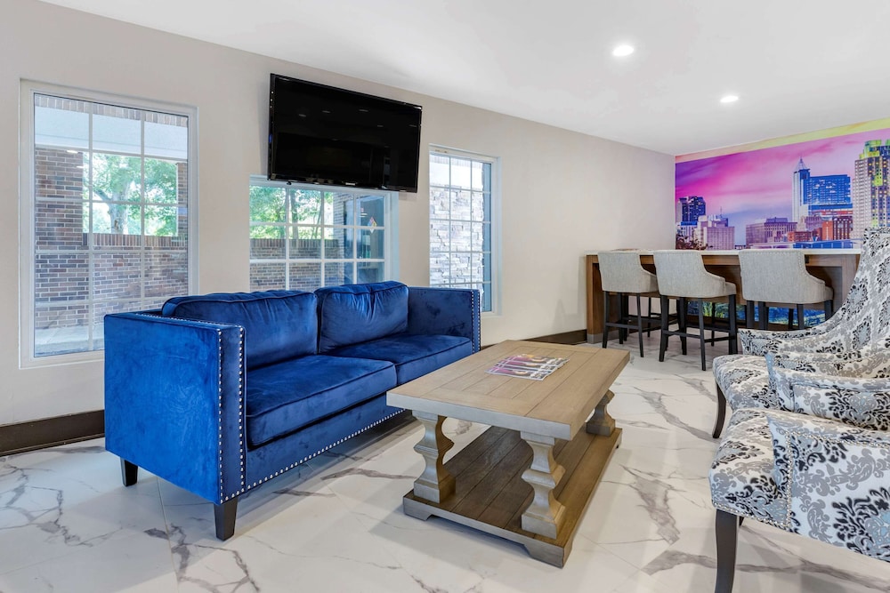 Clarion Pointe Raleigh Midtown 21/33