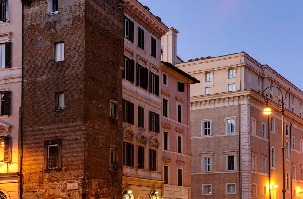 SUITE ART NAVONA 55/59