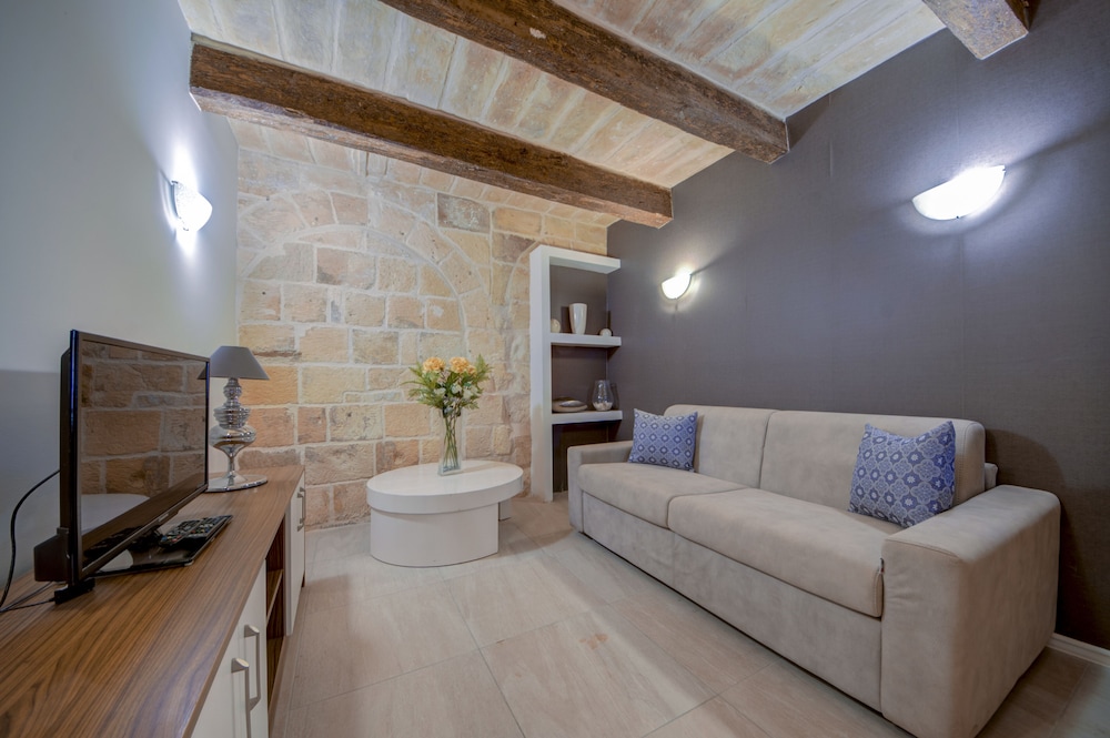 Tritoni harbour suites 29/55