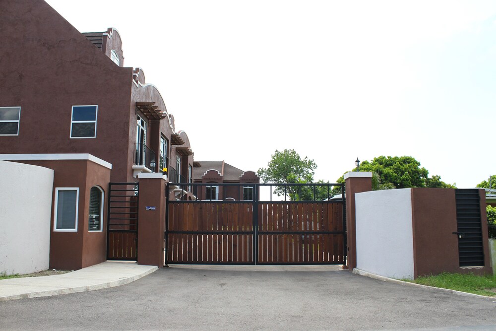 Casa Pinto Guest Apartments 36/42