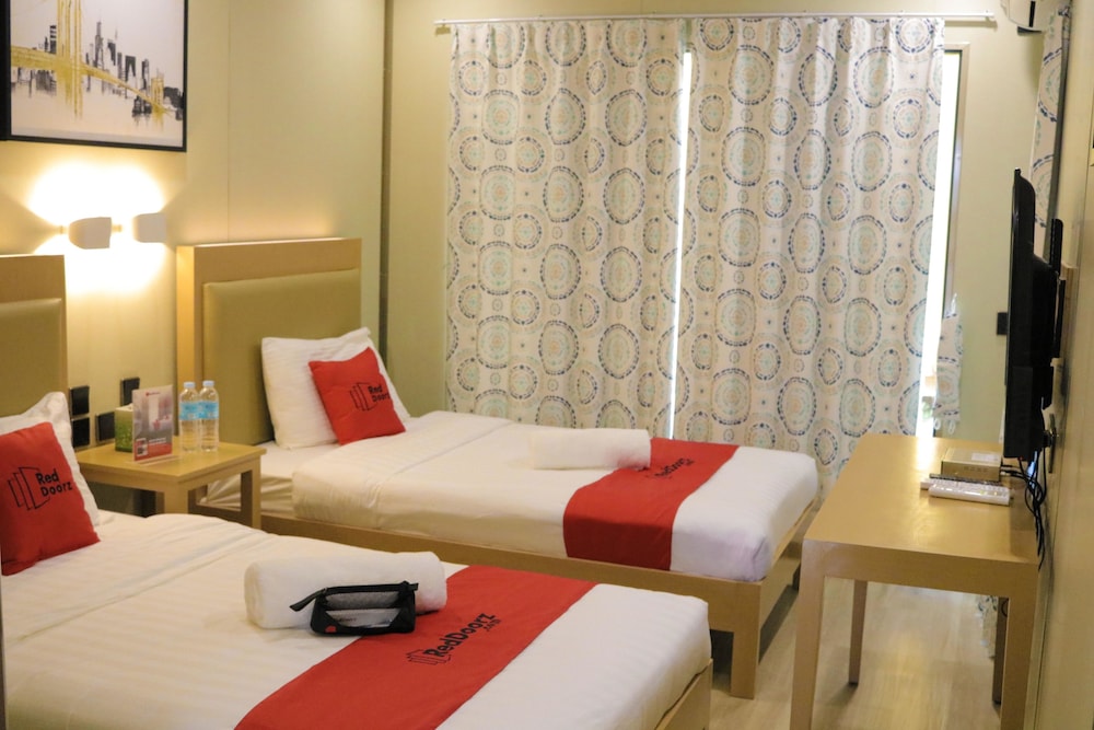 Reddoorz Plus As Fortuna Cebu 19/65