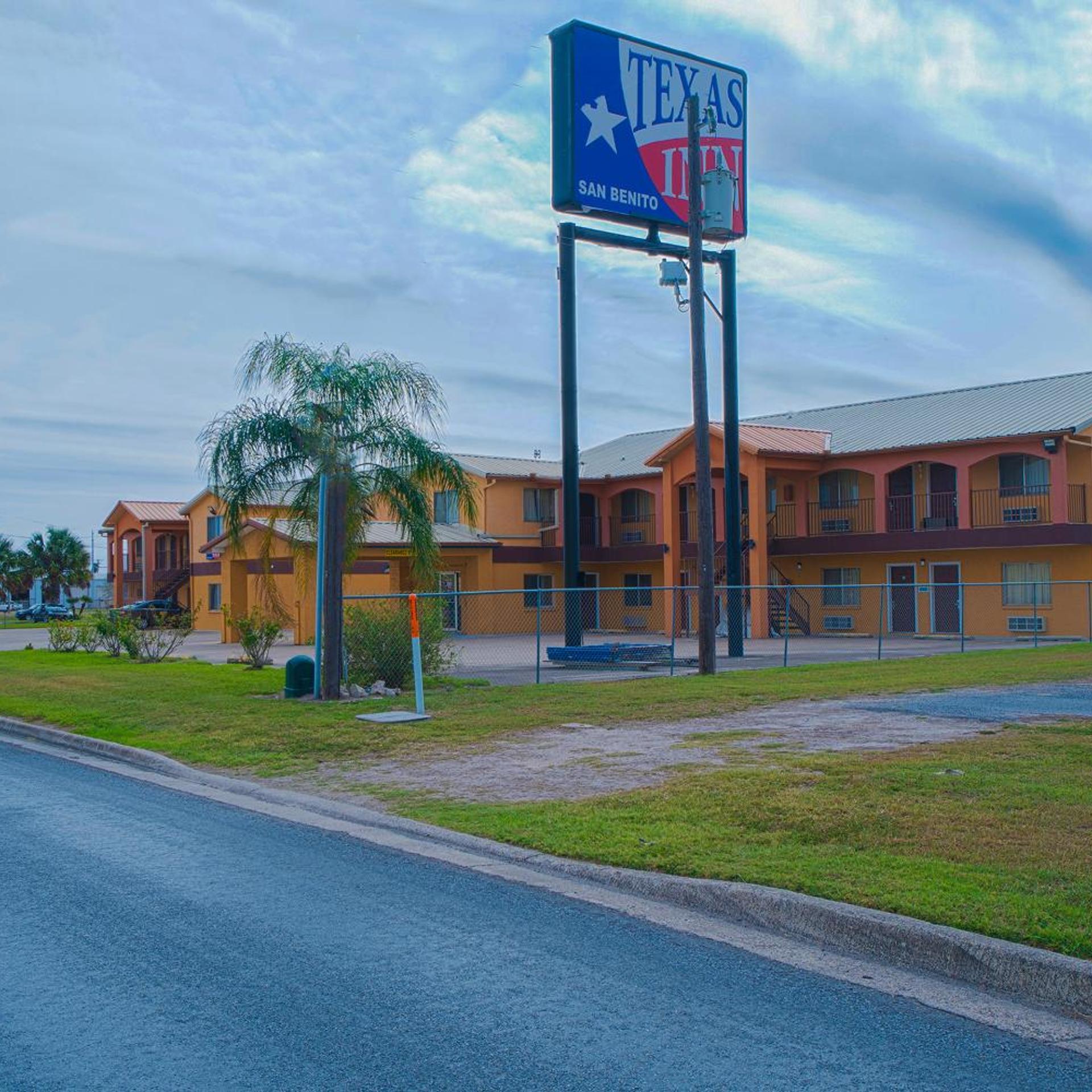 Executive Inn and Suites 42/50