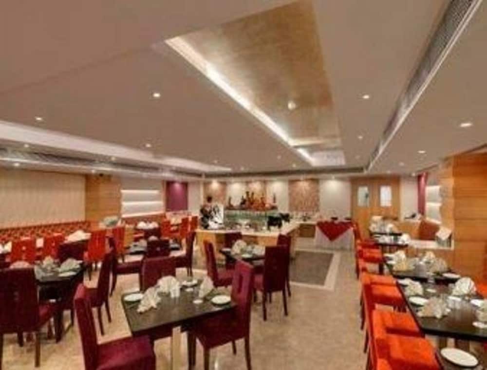 Ramada by Wyndham Ahmedabad 34/46