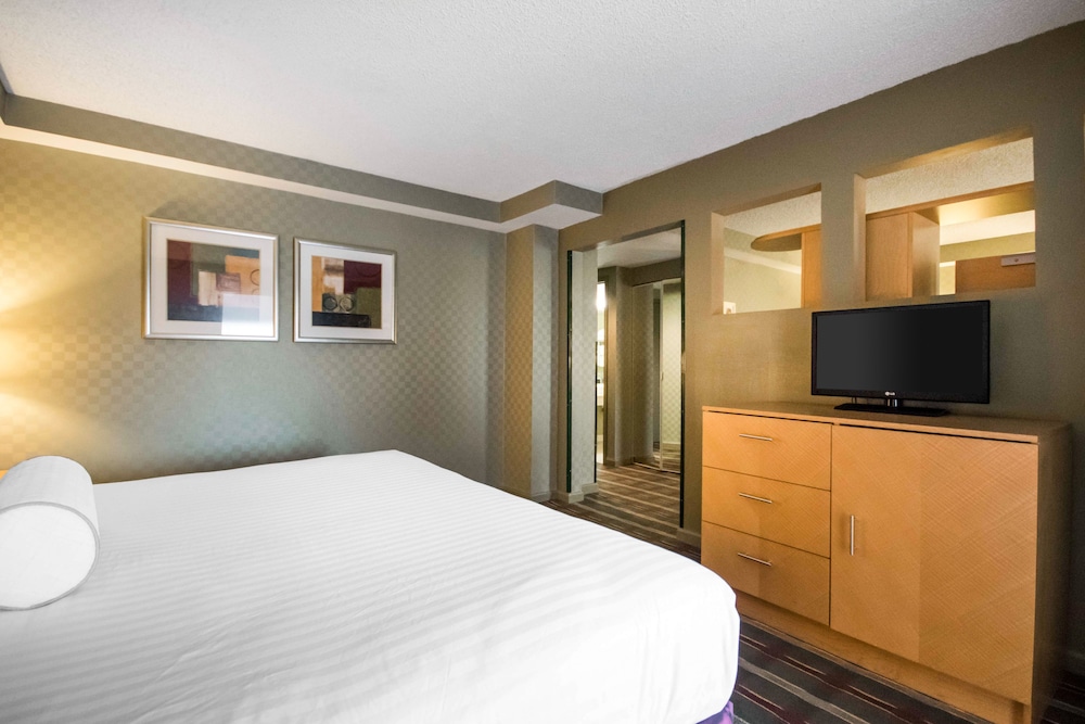 Pier 5 Hotel Baltimore, MD 9/50