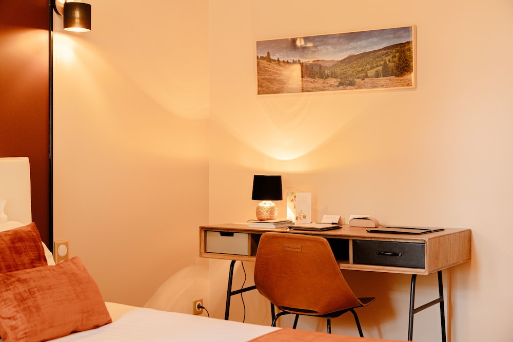 AUBERGE DE LA TOUR 34/40