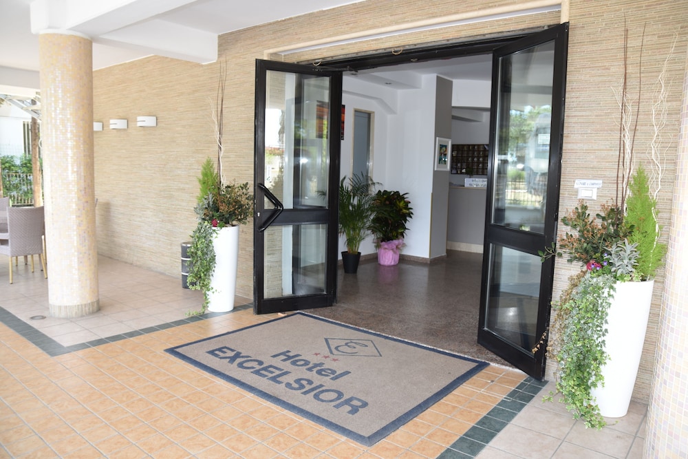 Hotel Excelsior 4/43