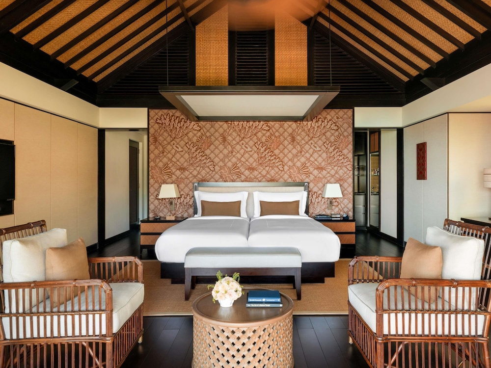 Raffles Bali 17/50
