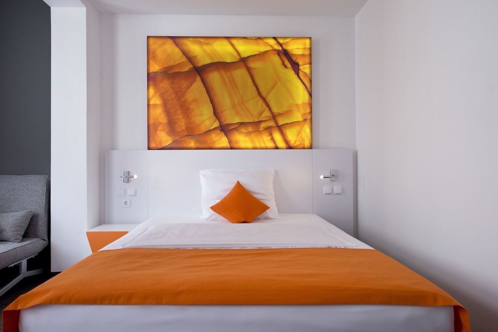 Room at Wyndham Garden Dusseldorf City Centre Konigsallee, DUSSELDORF