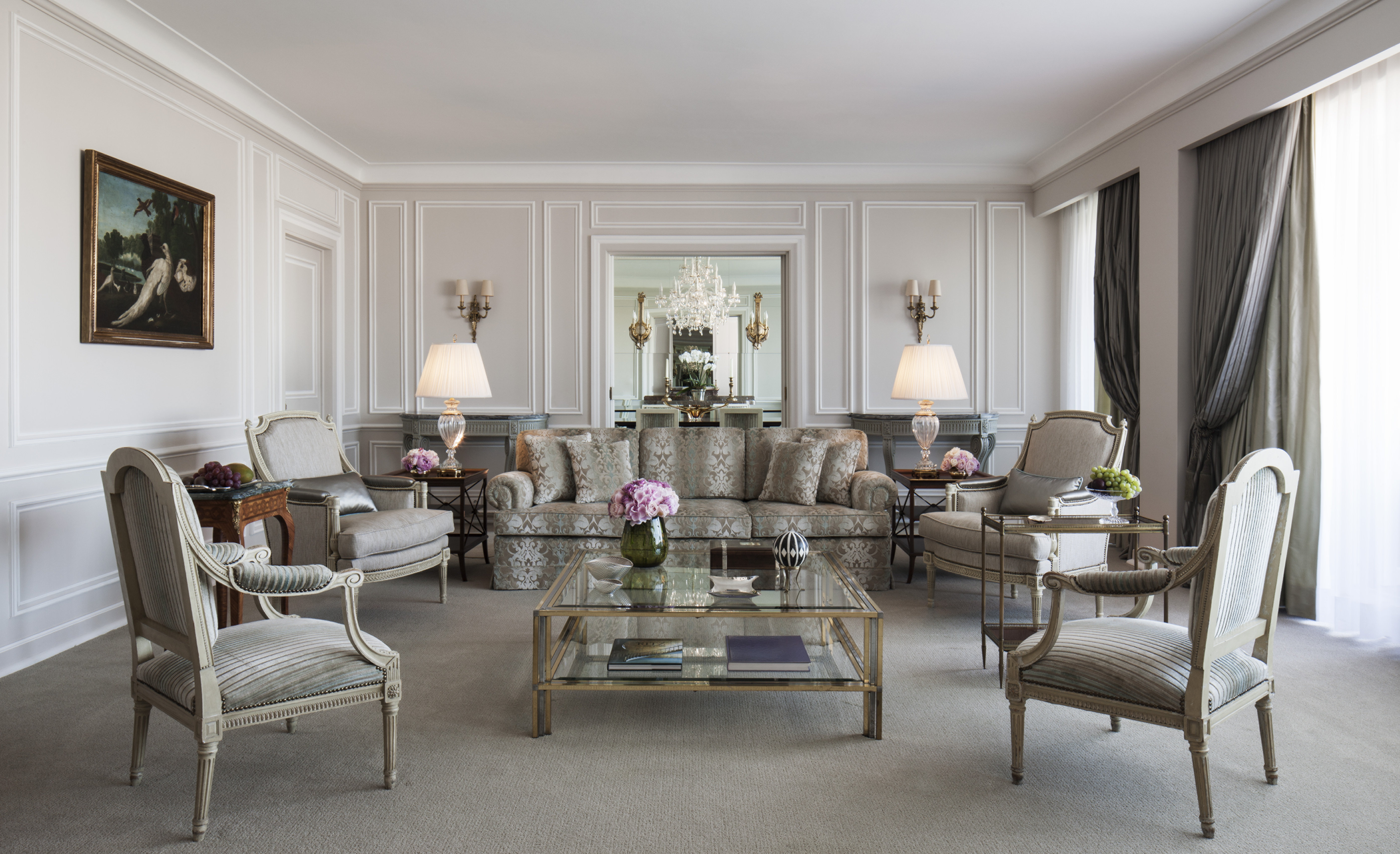 Royal, Suite