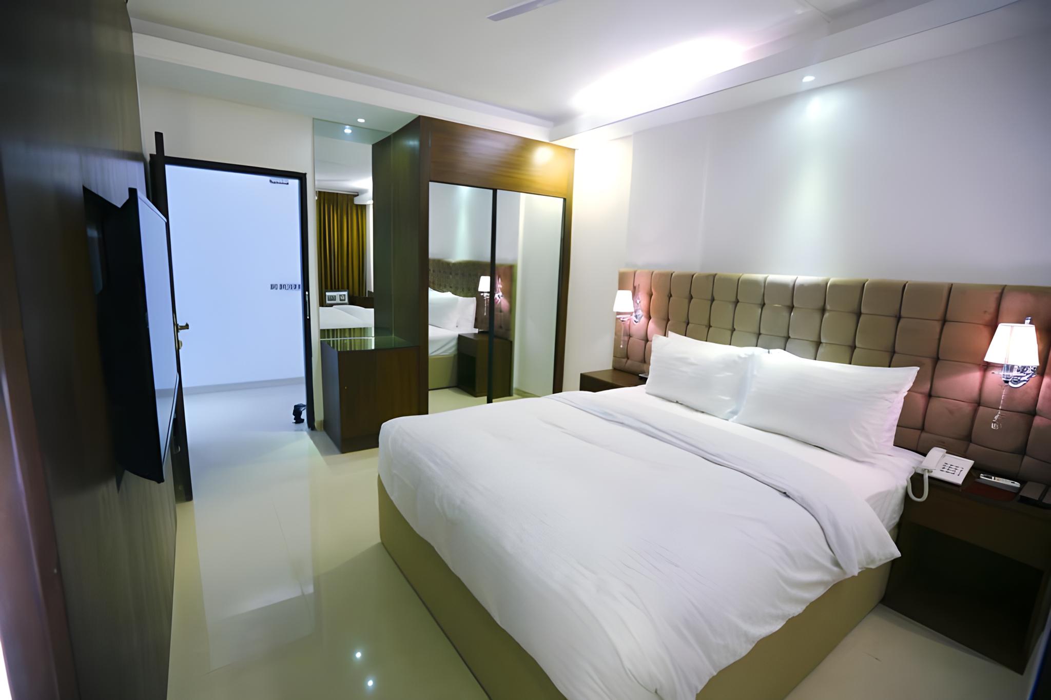 Deluxe, Twin Beds