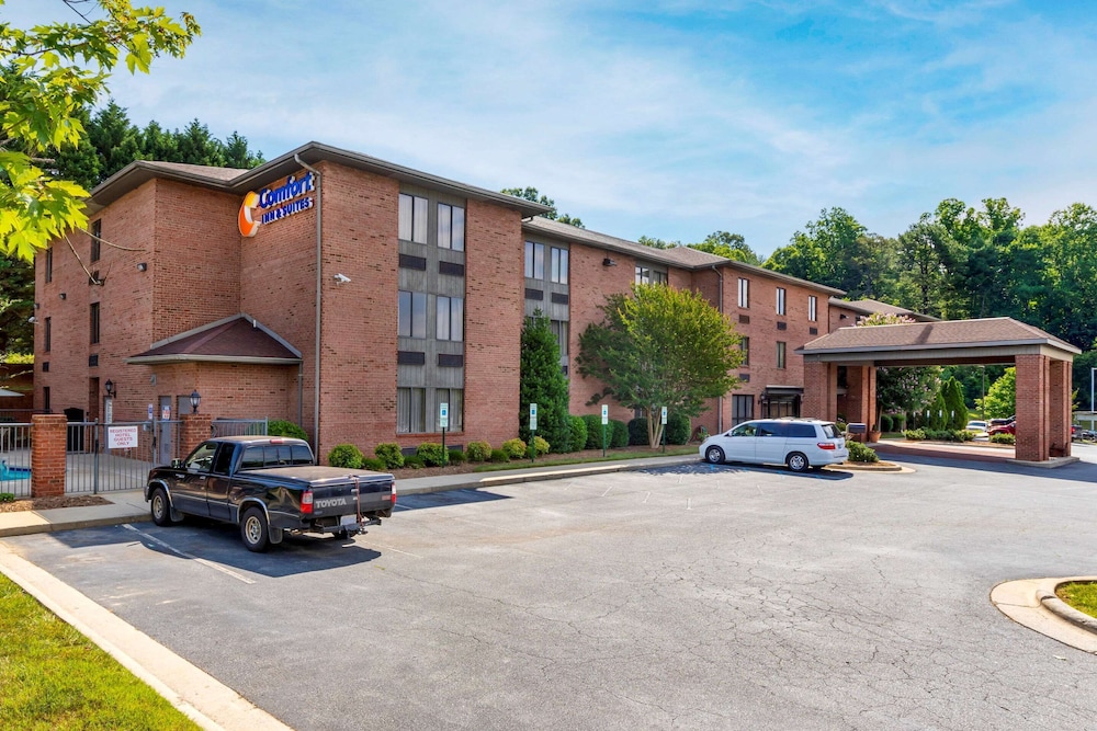 Comfort Inn & Suites Lenoir Hwy 321 Northern Foothills 1/40
