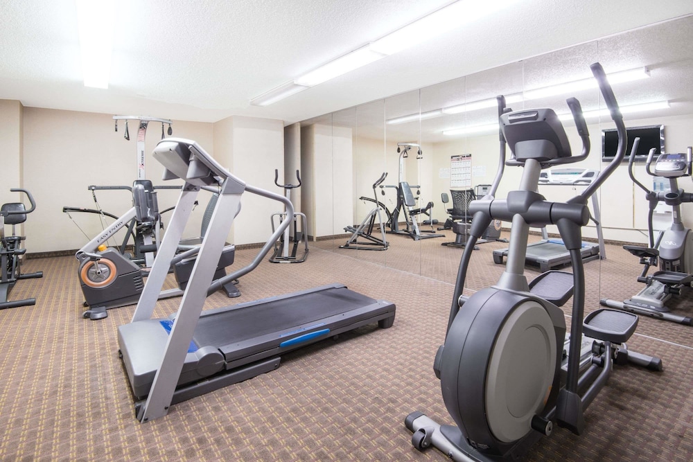 Ramada By Wyndham Enid 19/36