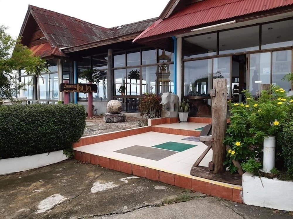 Jansom Beach Resort 1/67