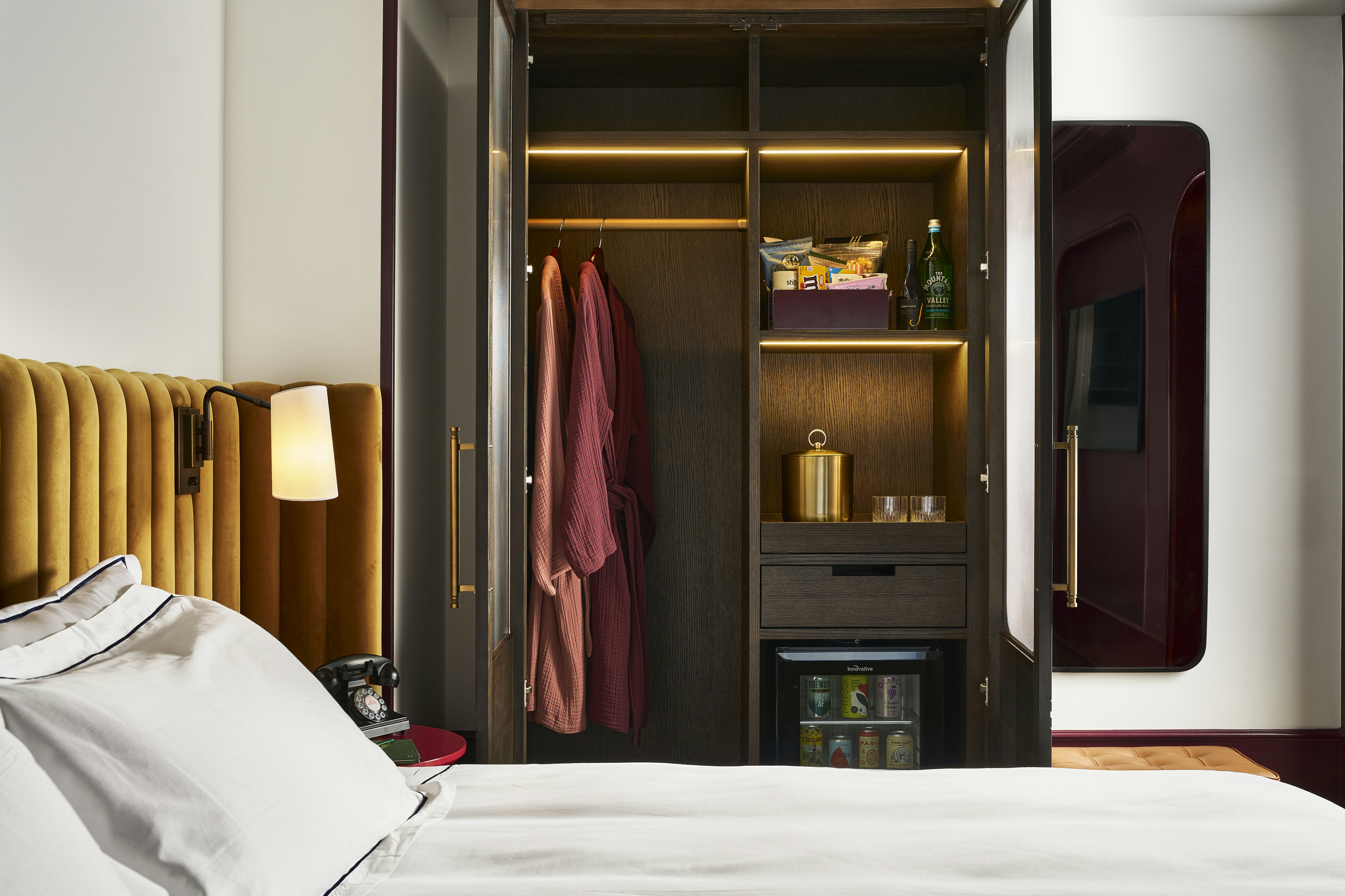 Fidelity Hotel 11/50
