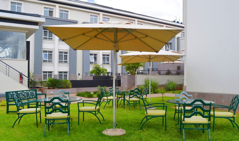 Eka Hotel 50/69
