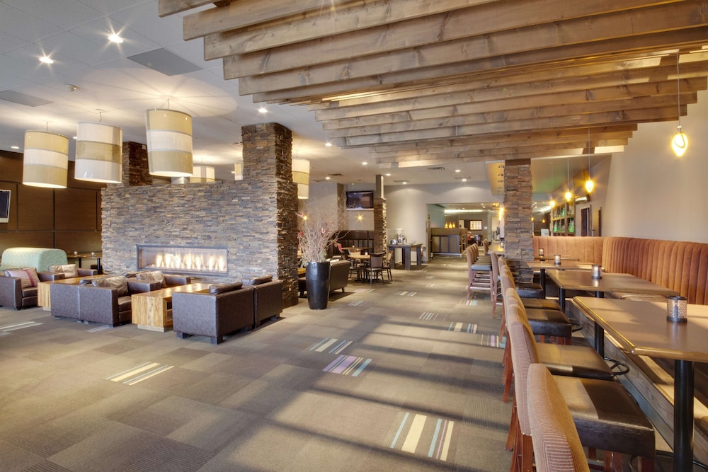 Coast Kamloops Hotel And Conference Centre 8/50