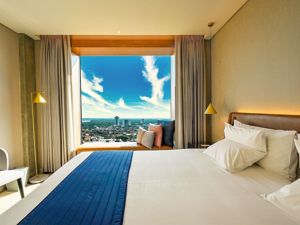 Superior, King Bed, Executive Level