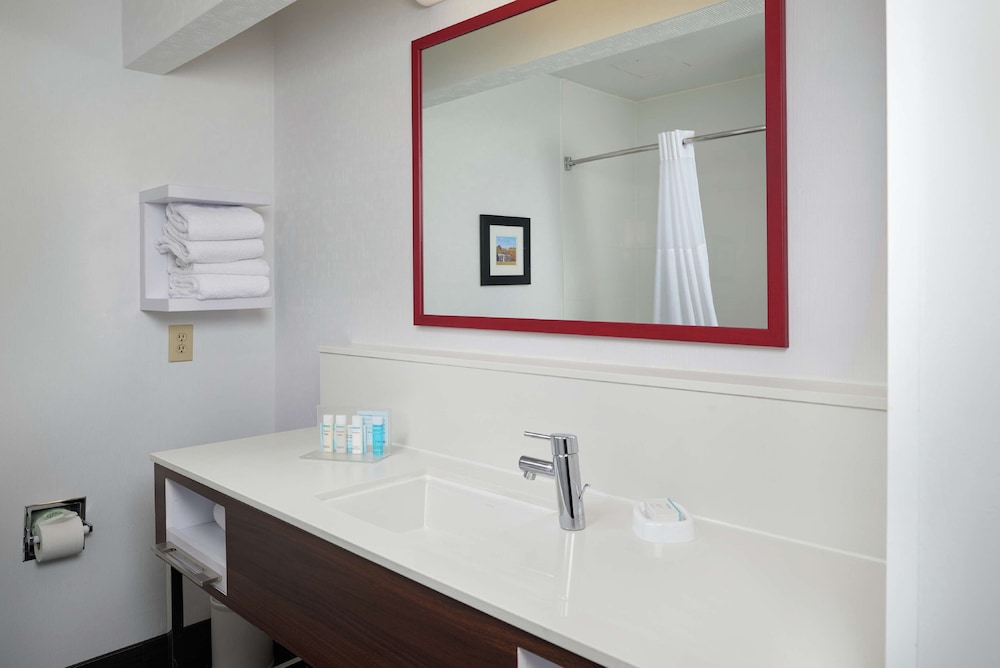 Hampton Inn Shelbyville 12/45
