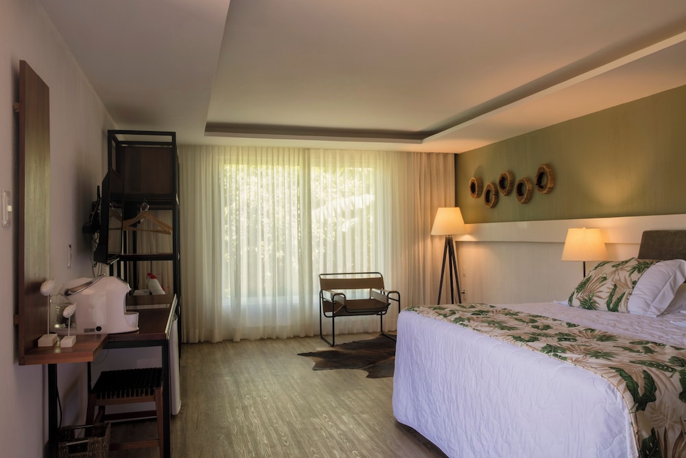 Dolphin Villa Hotel 4/50
