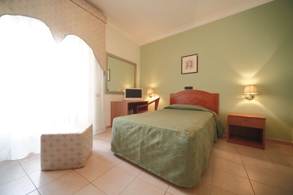 غرفة مفردة بسرير مزدوج، Hotel La Pace 2/5