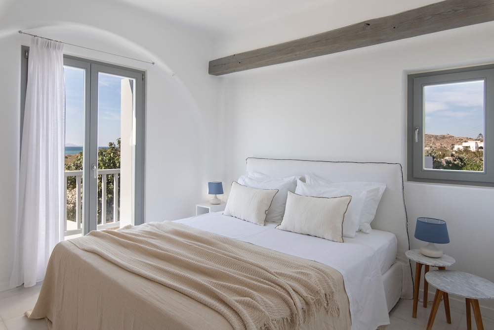 AQUA BREEZE VILLAS NAXOS 10/50