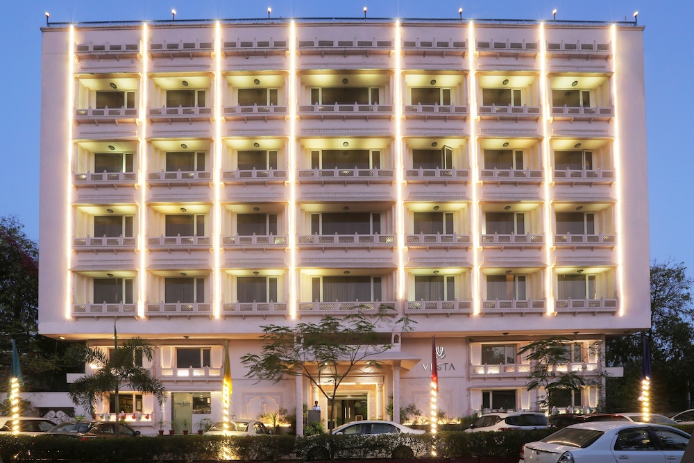 VESTA MAURYA PALACE 2/67