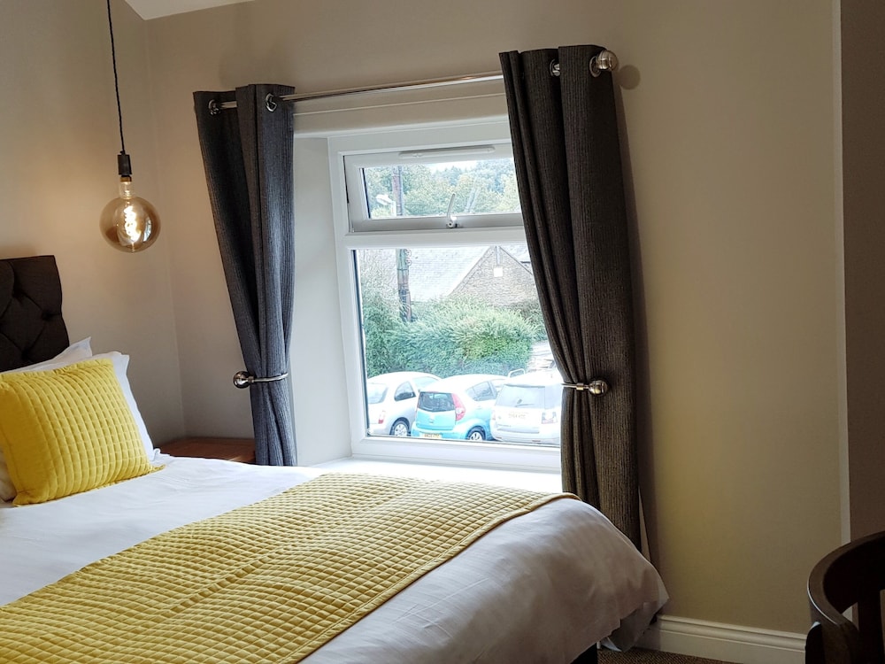 The Bowes Hotel 14/56