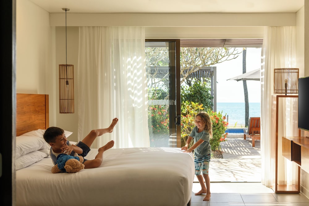 3 Bedrooms, Residence, 2 King Beds, Single Bed, Beach Front, Private Pool