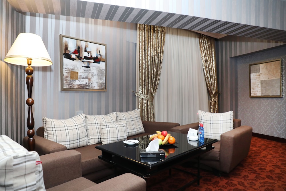 Modern Hotel Baku 36/55