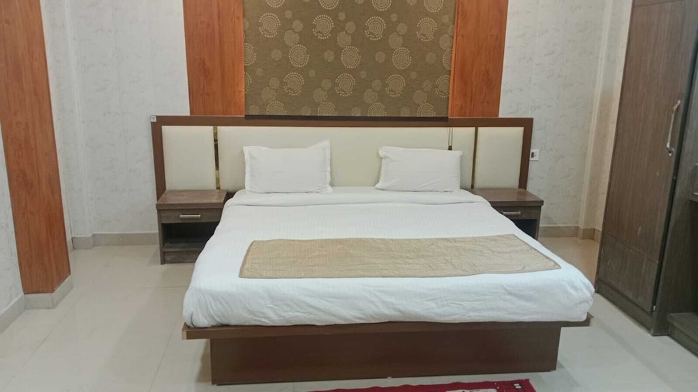HOTEL MANIRAM PALACE 9/19