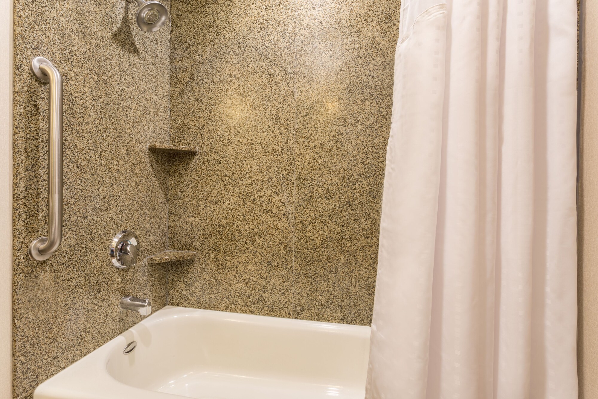 جناح بسرير كينج مع أريكة، Holiday Inn Express Hotel and Suites Manteca City Center 5/6