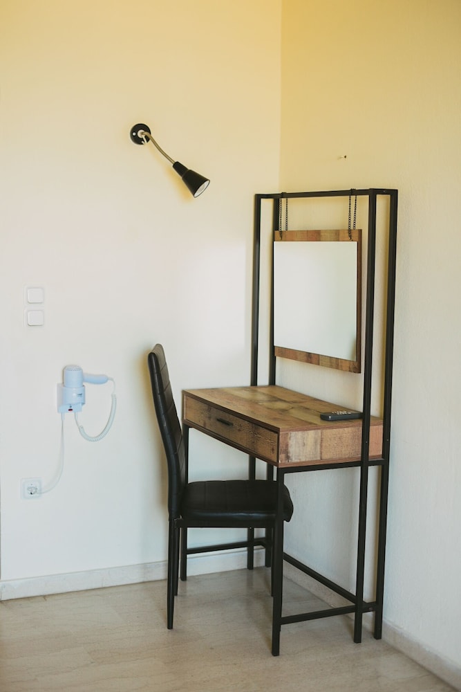 Avra Paradise Aparthotel 35/50