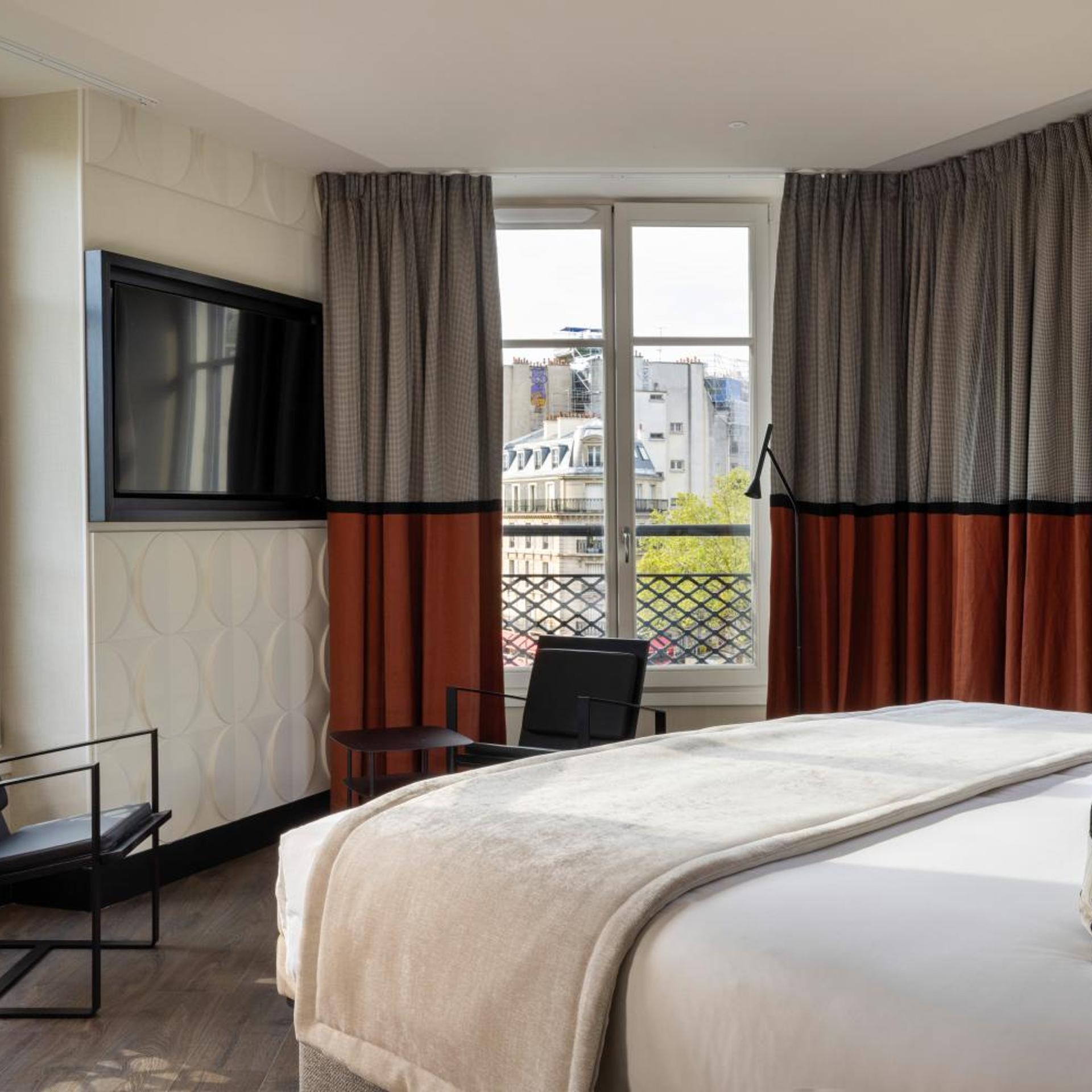 Junior Suite Eiffel Tour View