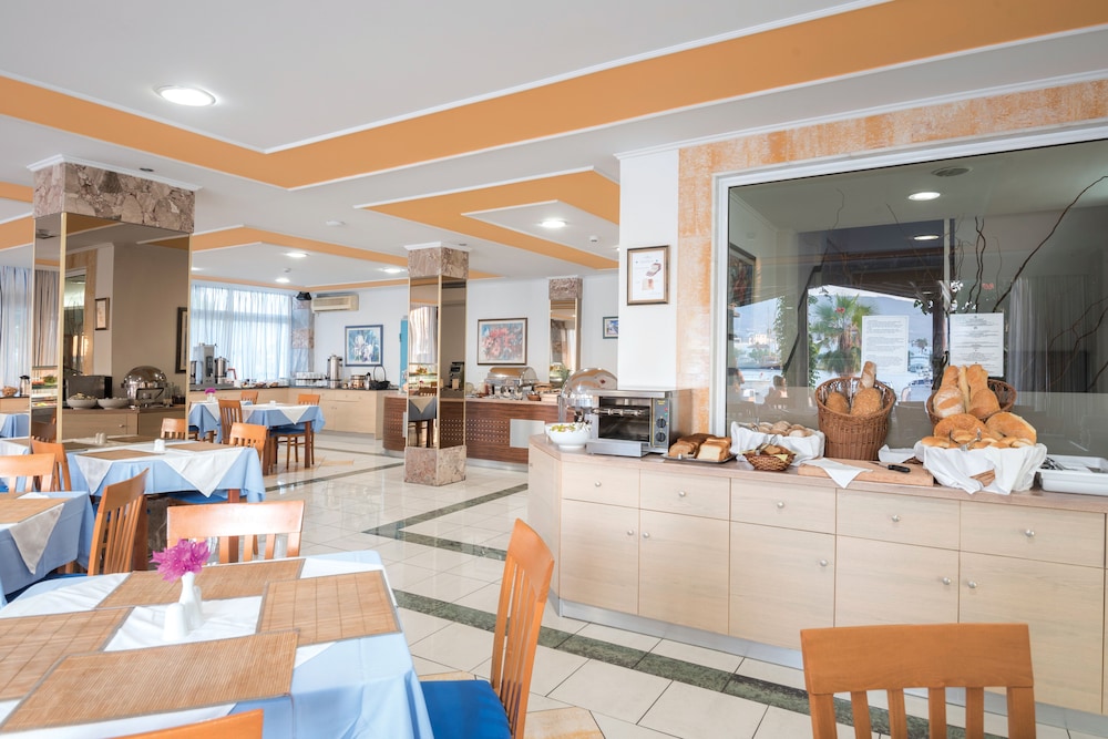 Kosta Palace City Hotel 144/157