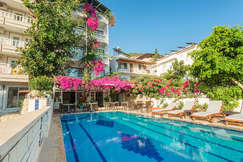 Koza Hotel 25/32