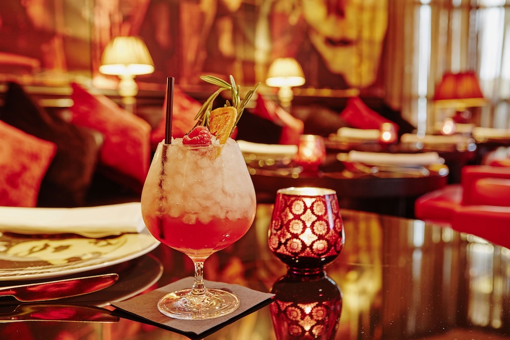 Savoy Hotel 12/33