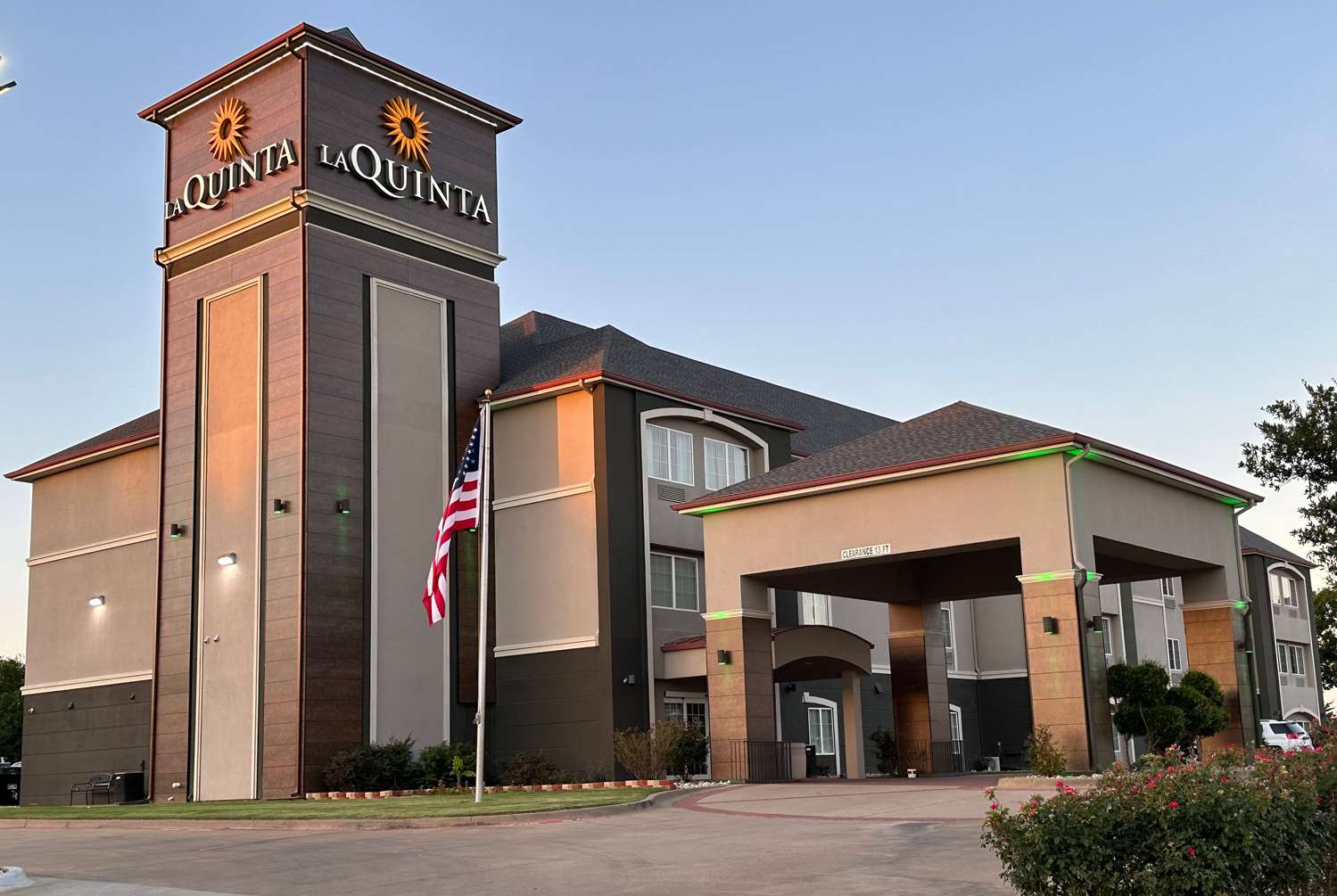 La Quinta Inn Suites By Wyndham Sulphur Springs 2/47