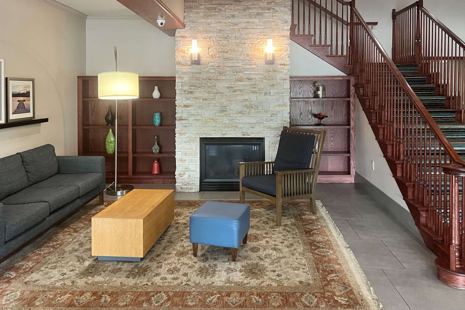 Comfort Inn And Suites St. Paul Northeast 16/23