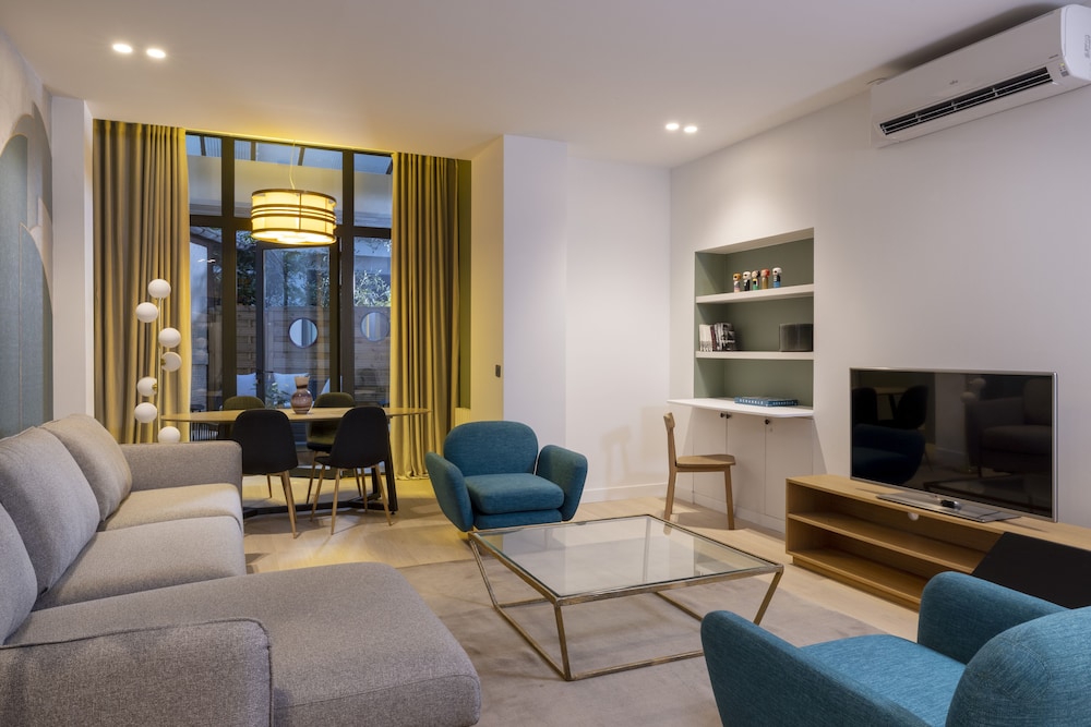 Yuna Blanche Serviced Apartments 47/71