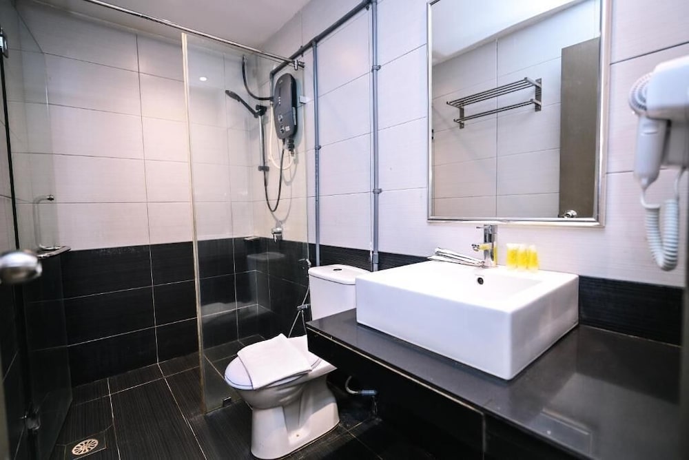 Kingston Hotel 6 at Changkat Bukit Bintang 55/61